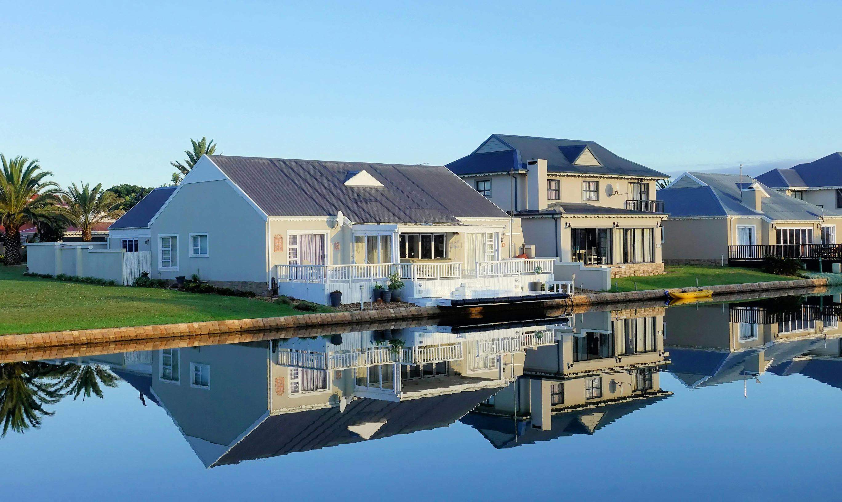 如何评价晴天见住宅区的居住环境与设施？晴天见住宅区的特色与居住体验有哪些？